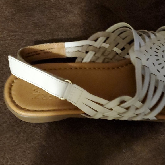 Naturalizer sandles size 12w - Picture 3 of 3